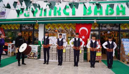 Peynirci Baba Erzurum' da Büyümeye Devam Ediyor!